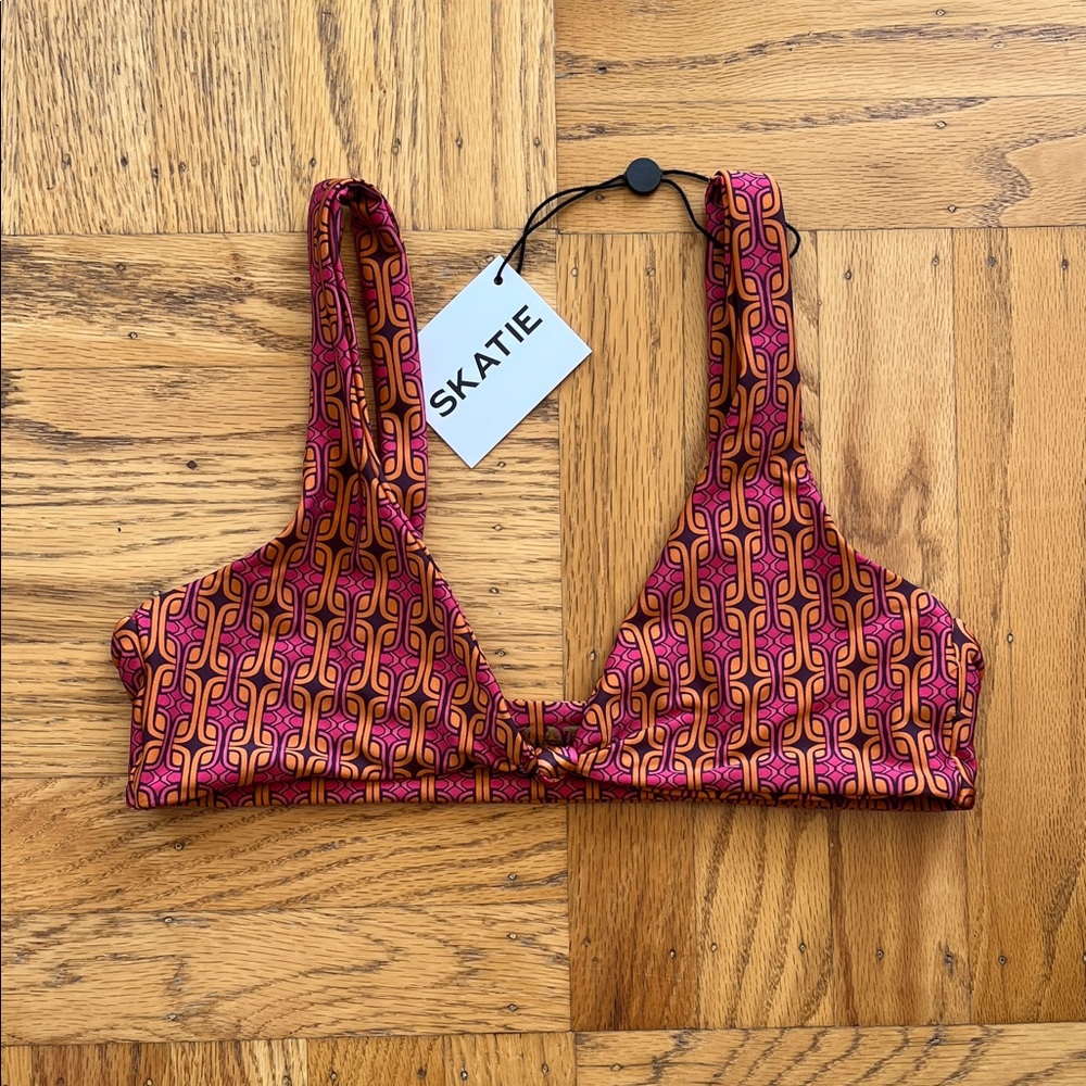 NWT Skatie Penny Bikini Top
